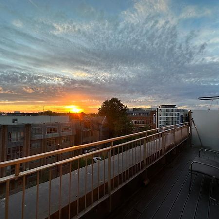 Spacious 2 Bedroom Penthouse Retreat Лондон Екстер'єр фото