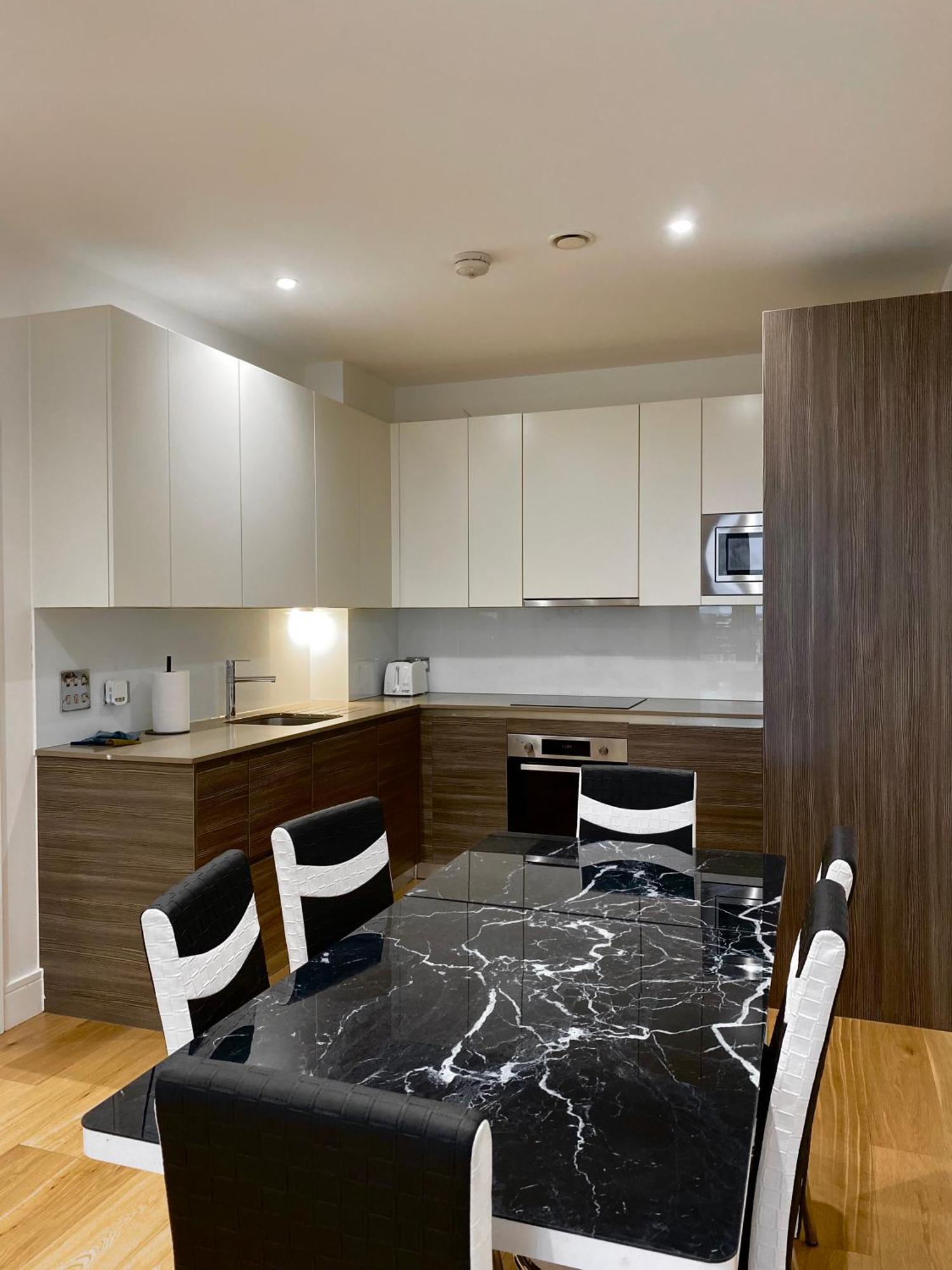 Spacious 2 Bedroom Penthouse Retreat Лондон Екстер'єр фото